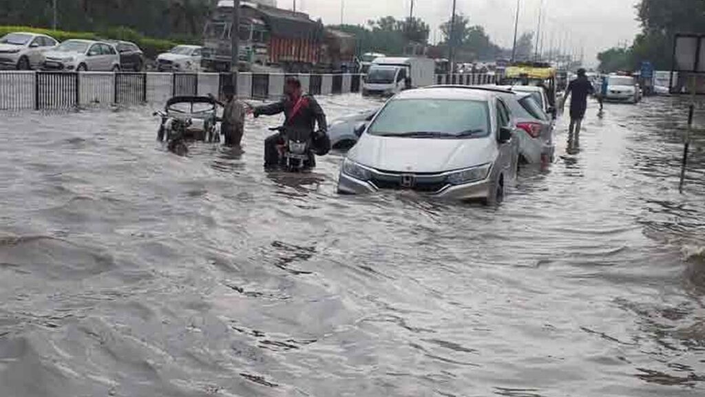 Weather Update - पंजाब-हरियाणा में भारी बारिश की चेतावनी, देशभर में बदला मौसम
