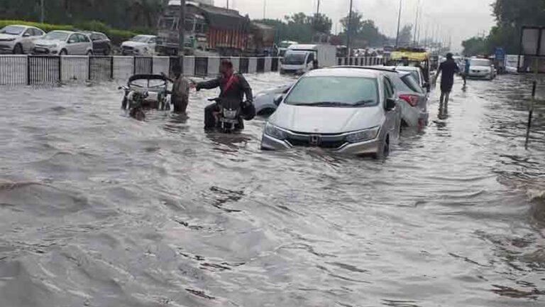 Weather Update - पंजाब-हरियाणा में भारी बारिश की चेतावनी, देशभर में बदला मौसम