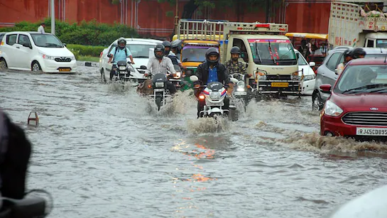 Weather Update - जुलाई की दस्तक के साथ मौसम ने बदली करवट, जानिए किस राज्य में कैसा रहेगा मौसम