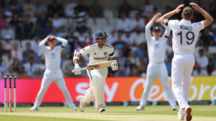 Mitchell Starc का खुलासा: England-India टेस्ट की पिचें ‘absolute highways’, बोले Shubman Gill के खिलाफ गेंदबाज़ी करना मुश्किल