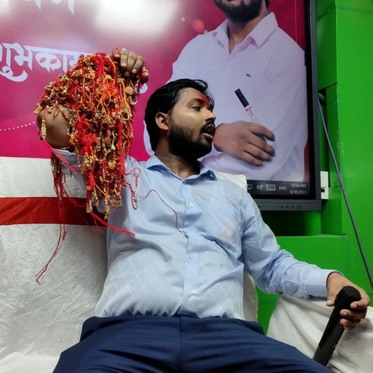 Khan Sir की कलाई पर 15,000 राखियाँ और 156 व्यंजनों के साथ रक्षाबंधन उत्सव