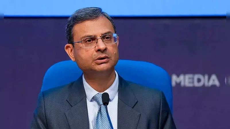 ICICI बैंक ने बढ़ाया न्यूनतम बैलेंस, RBI गवर्नर ने दिया स्पष्ट जवाब